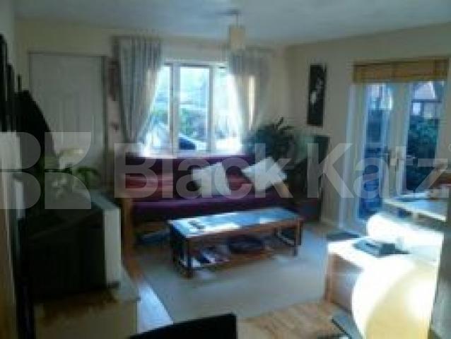 			1 Bedroom, 1 bath, 1 reception Flat			 Julianna Close, EAST FINCHLEY N2